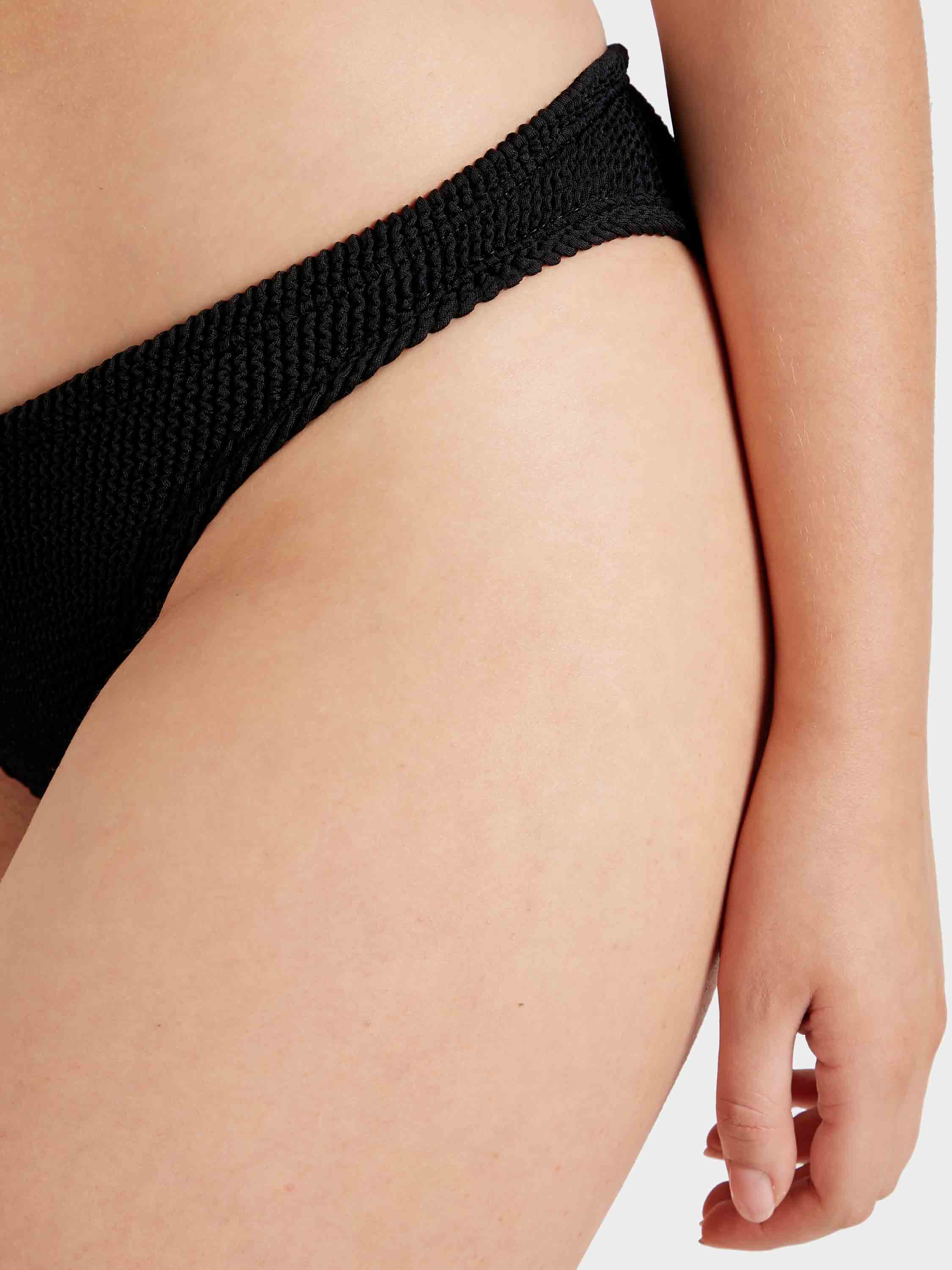 Coverage Juno Bikini - Black