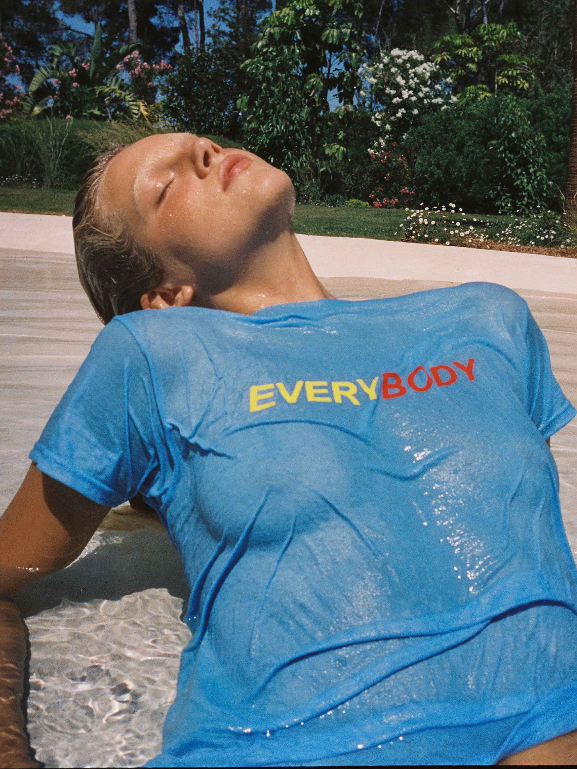 "EveryBody" Slogan Tee - Light Blue