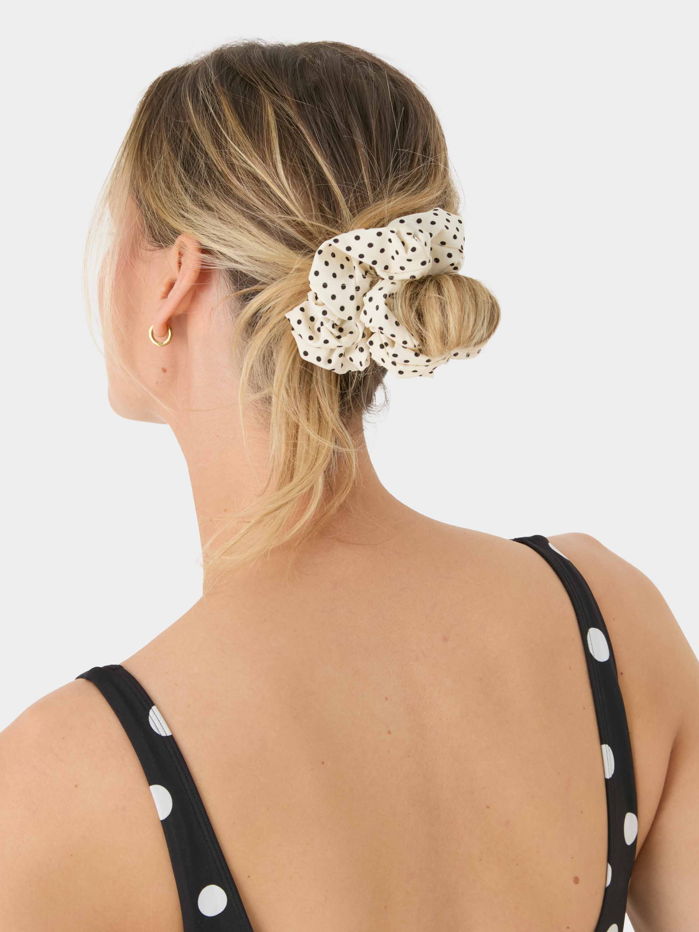 2 Pack Scrunchies - Black and vanilla polka-dot