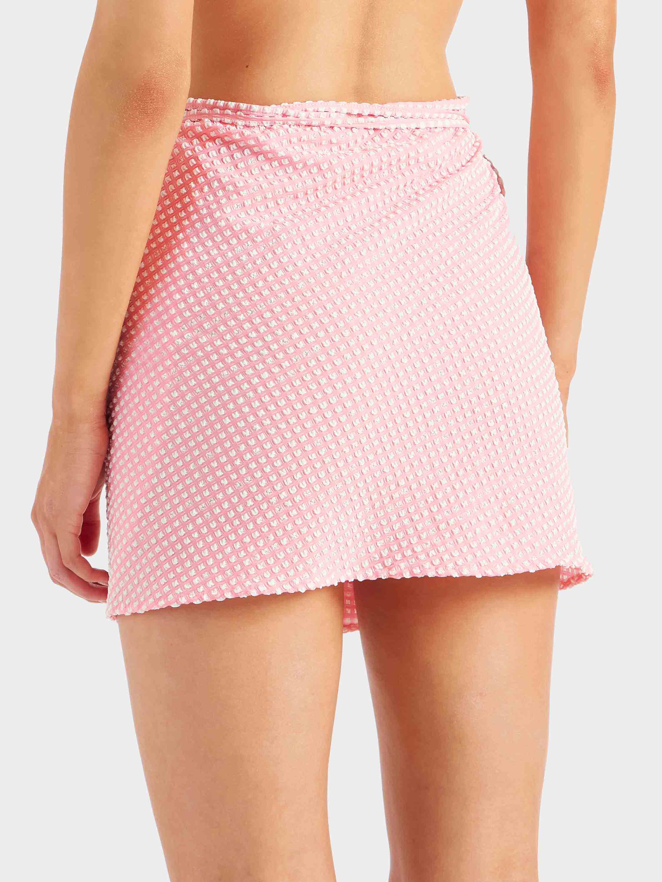 Gingham Seersucker Short Sarong - Milkshake Gingham